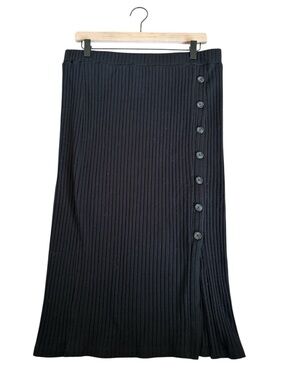 Time & Tru Ribbed Black Stretch Midi Skirt With Button Detail | Large